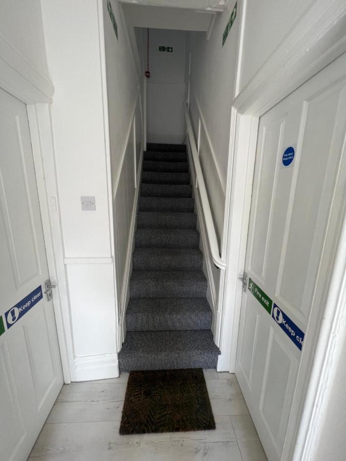 Safari Apartment, Free Parking, 10Min Walk To Blackpool Tower, Sleeps 12 Exterior foto