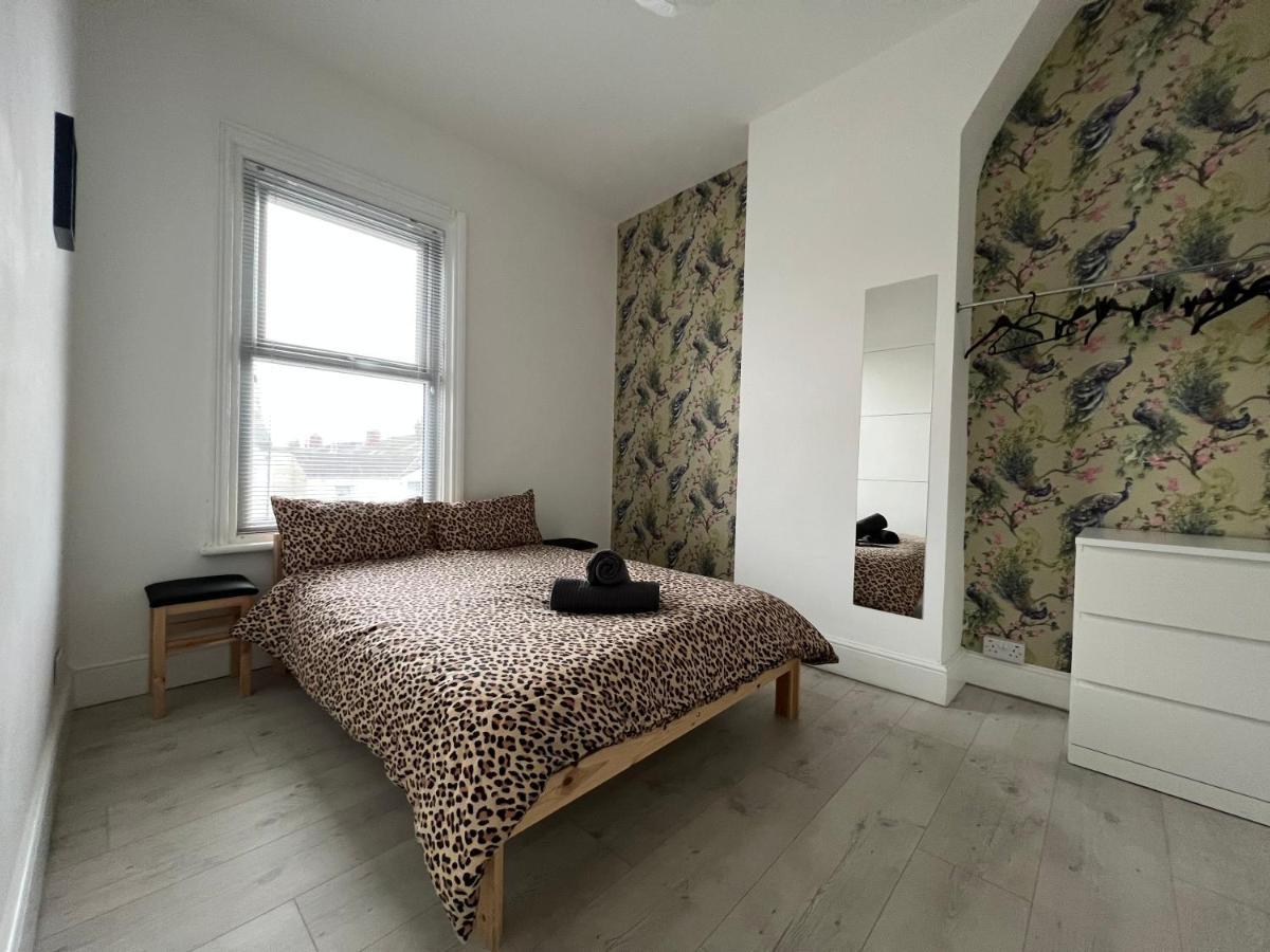 Safari Apartment, Free Parking, 10Min Walk To Blackpool Tower, Sleeps 12 Exterior foto