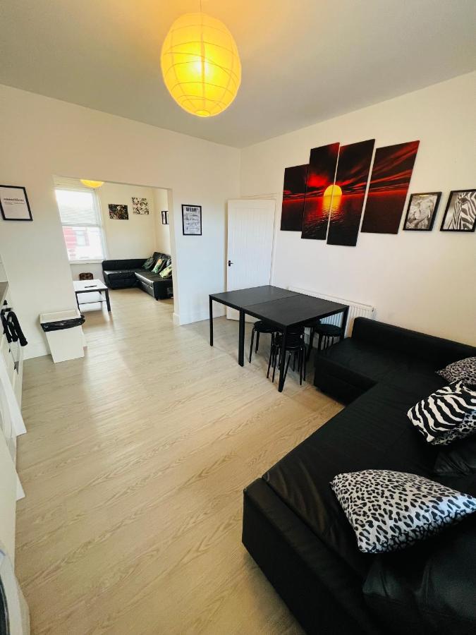 Safari Apartment, Free Parking, 10Min Walk To Blackpool Tower, Sleeps 12 Exterior foto