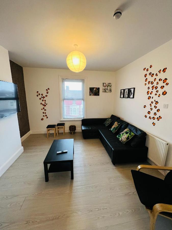 Safari Apartment, Free Parking, 10Min Walk To Blackpool Tower, Sleeps 12 Exterior foto